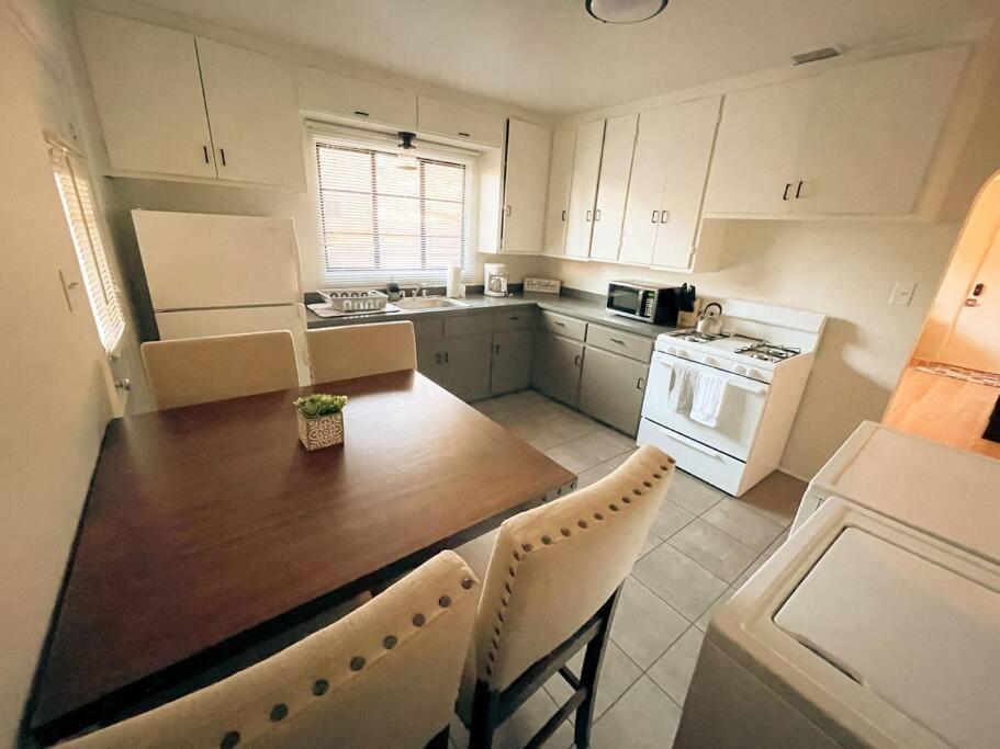 앨버커키 Pet Friendly! Private Casita In Nob Hill 빌라 외부 사진